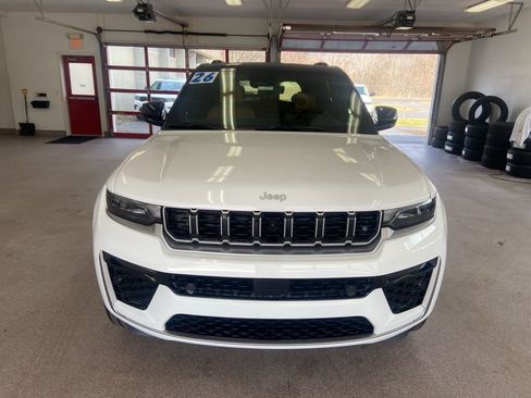 New 2026 Jeep Grand Cherokee Summit image 2