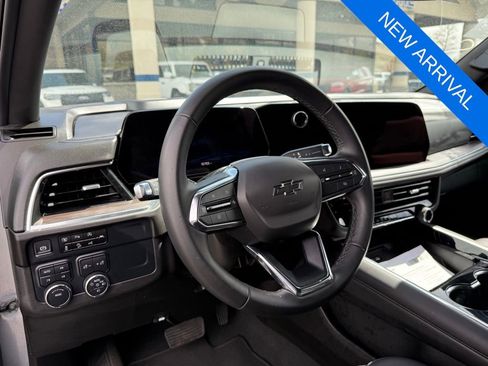 Used 2025 Chevrolet Suburban Z71 AWD/4WD image 8