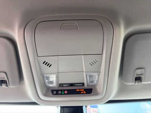 Used 2023 GMC Acadia SLE w/ Driver Convenience Package FWD image 23