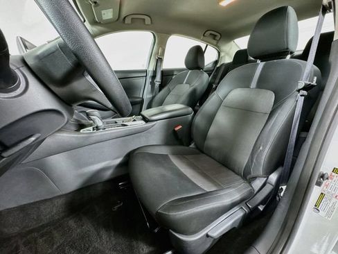 Used 2024 Nissan Sentra SV FWD image 11