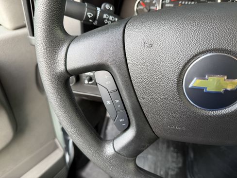 New 2026 Chevrolet Express 3500 Extended RWD image 16