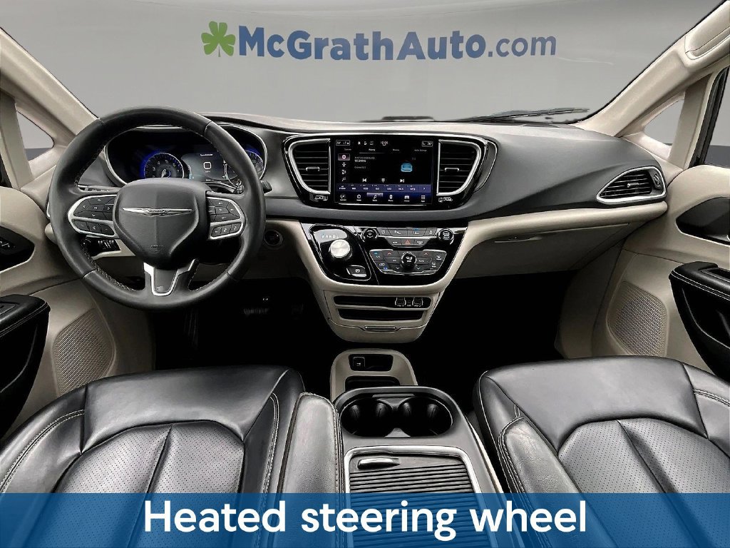 Used 2023 Chrysler Pacifica Touring-L FWD image 10