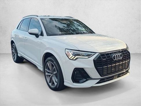 Certified 2025 Audi Q3 2.0T Premium w/ Convenience Package image 3