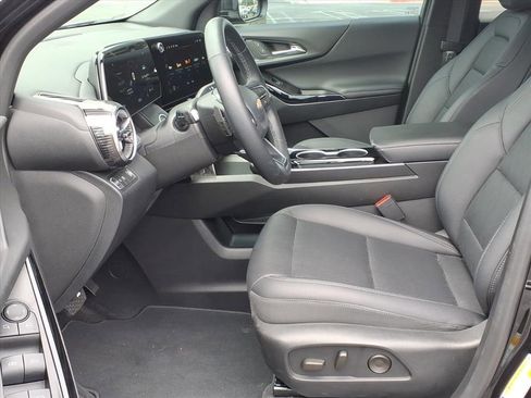 Used 2025 Chevrolet Equinox LT w/ Convenience Package II FWD image 19