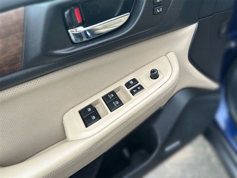 Used 2017 Subaru Outback 2.5i Limited image 15