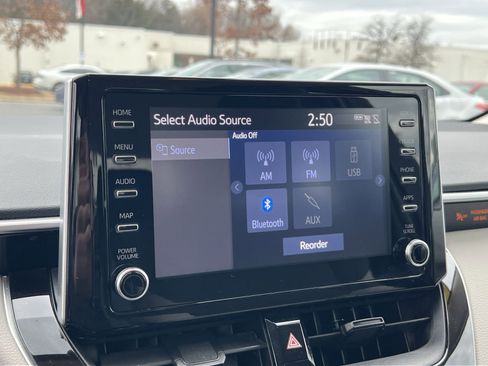 Used 2020 Toyota Corolla LE image 16