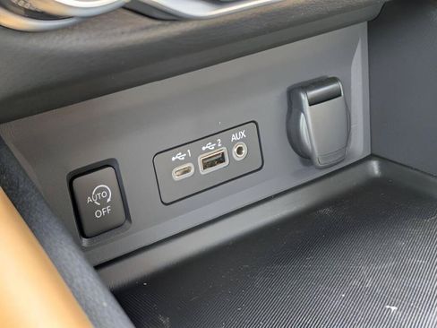 Used 2025 Nissan Sentra SV w/ SV Premium Package FWD image 20