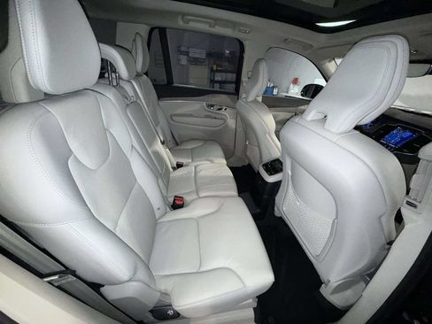 Used 2025 Volvo XC90 T8 Plus AWD/4WD image 16