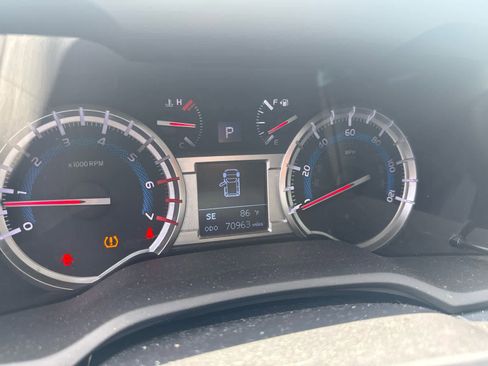 Used 2018 Toyota 4Runner TRD Off-Road Premium AWD/4WD image 8