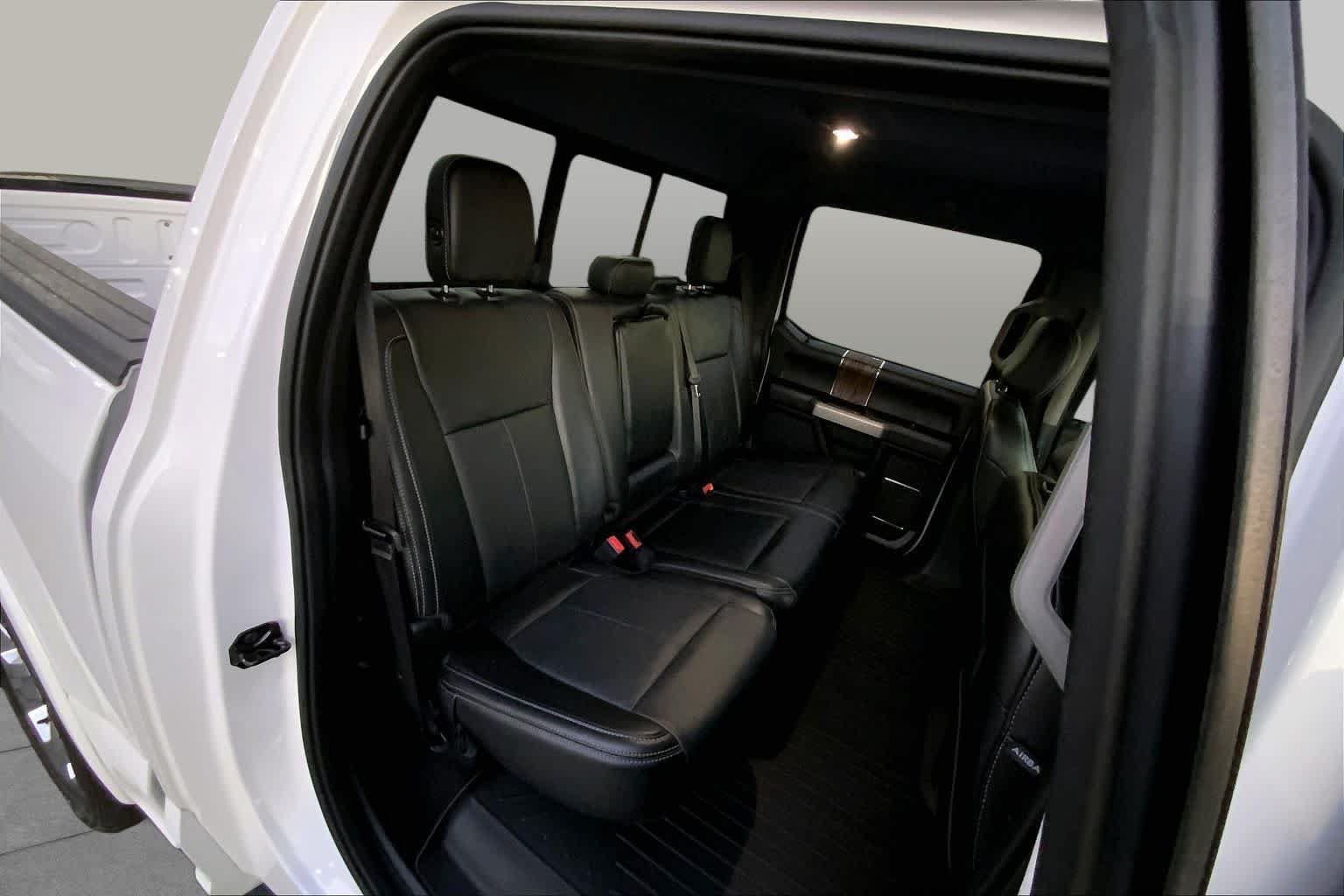 Used 2019 Ford F150 Lariat w/ Equipment Group 502A Luxury AWD/4WD image 17