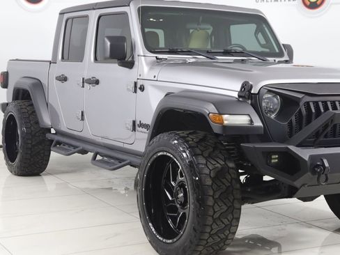 Used 2020 Jeep Gladiator Sport w/ Quick Order Package 24S image 38