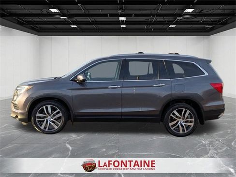 Used 2017 Honda Pilot Touring image 2