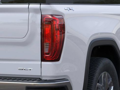 Used 2026 GMC Sierra 1500 SLT w/ SLT Premium Plus Package AWD/4WD image 11