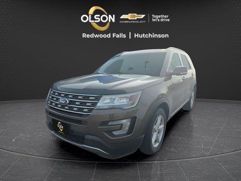 Used 2016 Ford Explorer XLT w/ Equipment Group 202A image 1