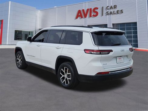 Used 2024 Jeep Grand Cherokee L Limited w/ Luxury Tech Group II image 3