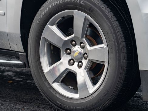 Used 2020 Chevrolet Suburban Premier AWD/4WD image 7