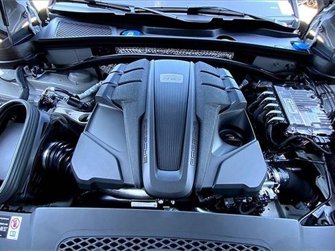 New 2026 Porsche Macan S image 38