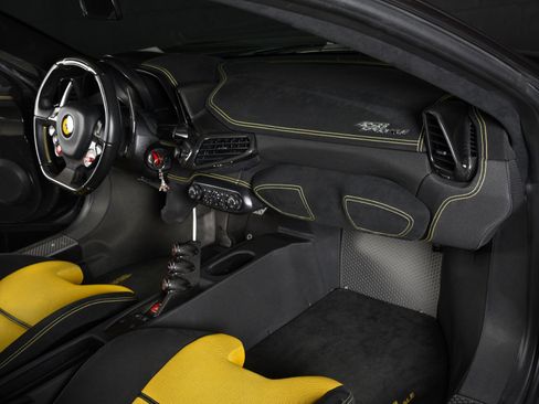 Used 2014 Ferrari 458 Speciale Coupe RWD image 14