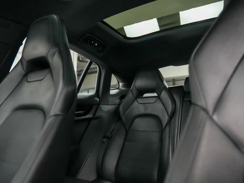 Certified 2025 Porsche Panamera 4 image 32