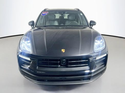 Used 2024 Porsche Macan AWD/4WD image 3