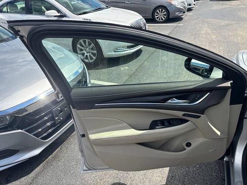 Used 2017 Buick LaCrosse Premium w/ Driver Confidence Package #2 FWD image 18
