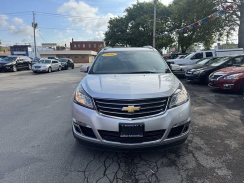 Used 2016 Chevrolet Traverse LT w/ Style and Technology Package AWD/4WD image 3