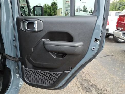 Used 2024 Jeep Wrangler Unlimited AWD/4WD image 12
