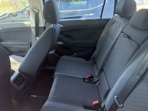 Used 2021 Volkswagen Tiguan S image 12