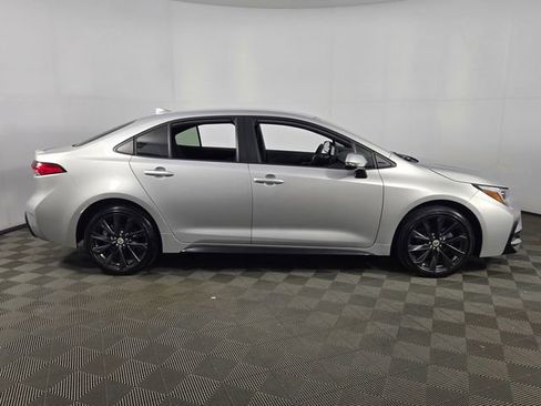 Used 2025 Toyota Corolla SE FWD image 10