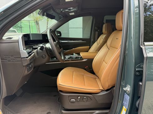 Used 2025 Cadillac Escalade Premium Luxury w/ Touring Package AWD/4WD image 23