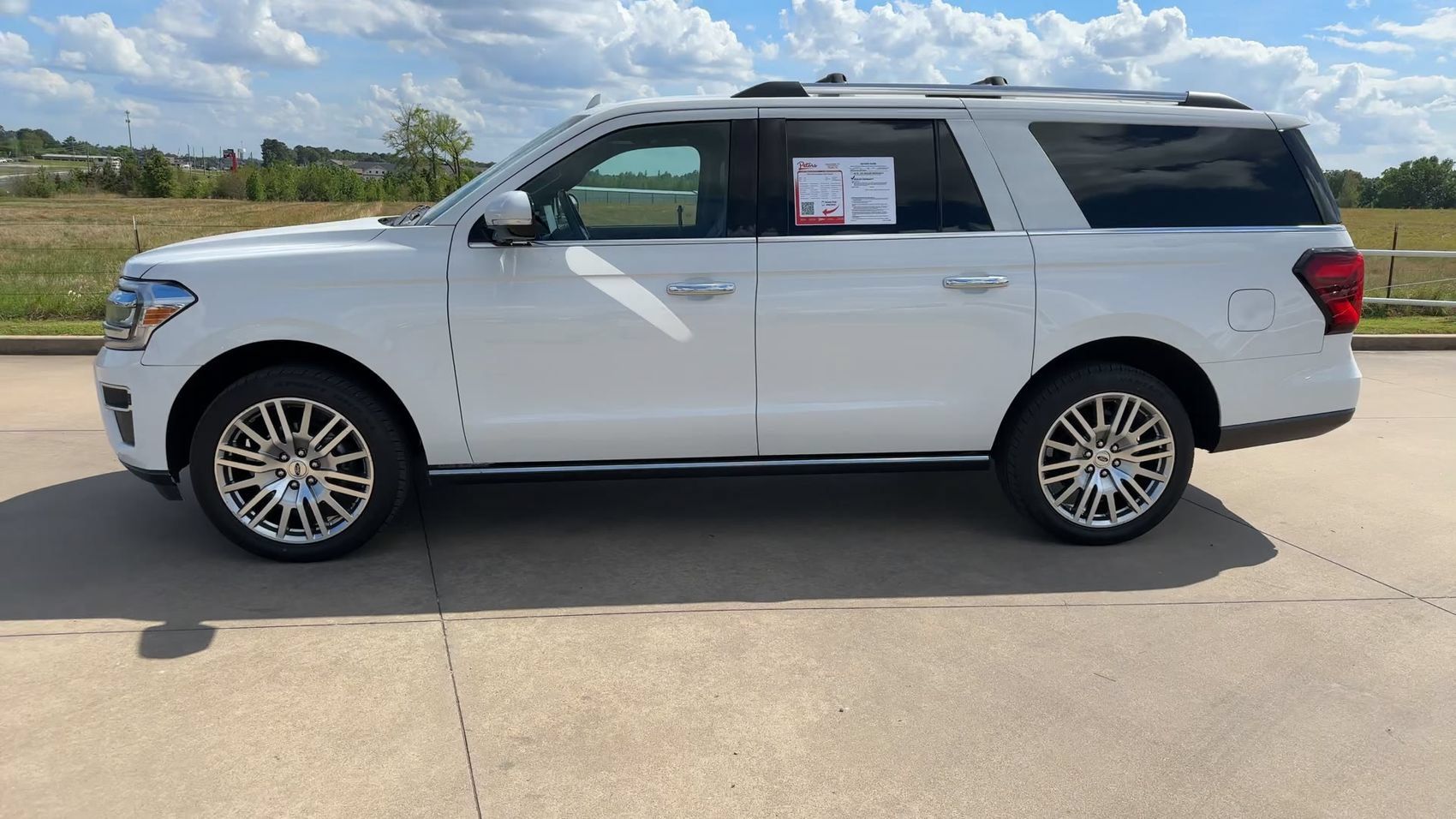 Used 2024 Ford Expedition Max Limited AWD/4WD image 4