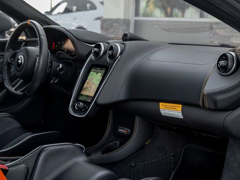 Used 2019 McLaren 600LT image 23