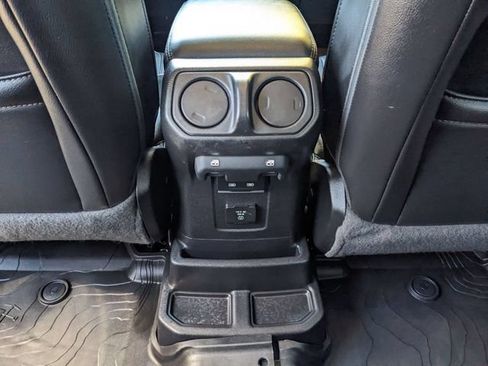 Used 2021 Jeep Wrangler Unlimited Sahara AWD/4WD image 10