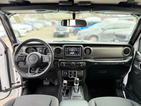 Used 2022 Jeep Wrangler Unlimited Sport image 9