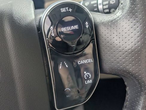 Used 2018 Land Rover Range Rover Sport HSE AWD/4WD image 17