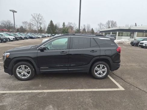 Used 2022 GMC Terrain SLE w/ Driver Convenience Package image 11