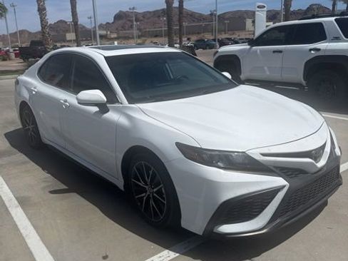 Used 2023 Toyota Camry SE w/ Audio Upgrade Package FWD image 2