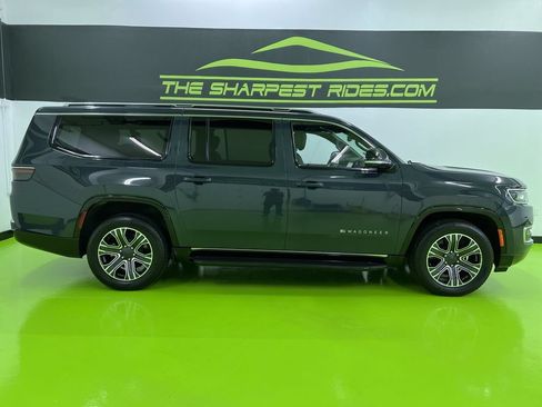 Used 2024 Jeep Wagoneer L Series II w/ Flexible Seating Group AWD/4WD image 11