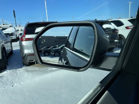 Used 2025 Ford Explorer Active image 41