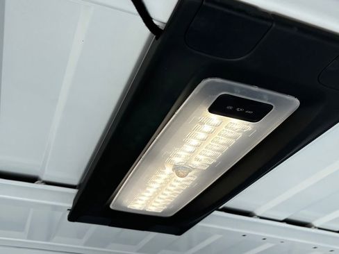 Used 2025 RAM ProMaster 2500 w/ Convenience Group FWD image 10