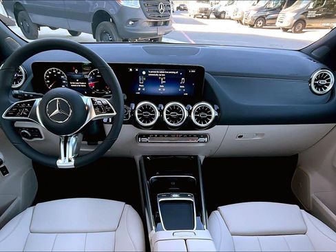 Used 2026 Mercedes-Benz GLA 250 image 5