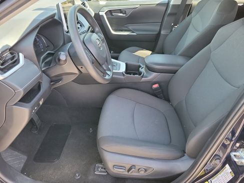 Used 2025 Toyota RAV4 XLE image 5