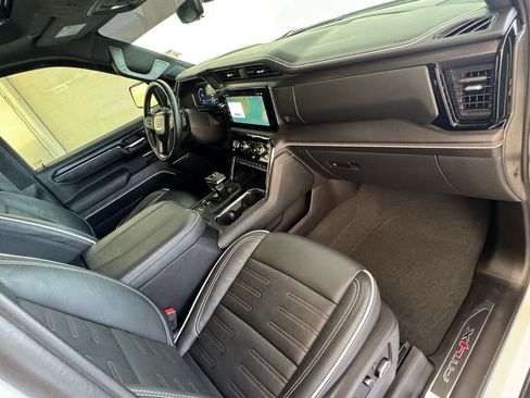 Used 2024 GMC Sierra 1500 AT4X image 18