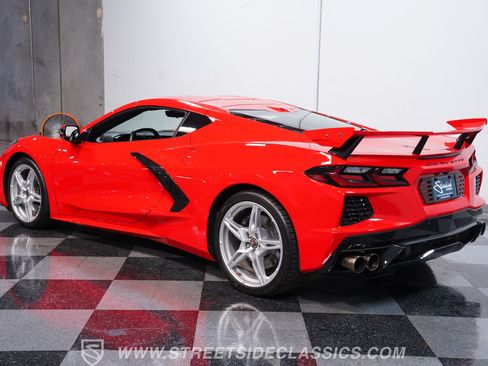 Used 2021 Chevrolet Corvette Stingray Preferred Cpe w/ Z51 Performance Package RWD image 7