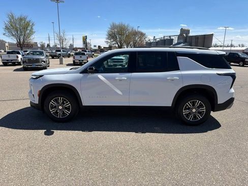 Used 2024 Chevrolet Traverse LT AWD/4WD image 9