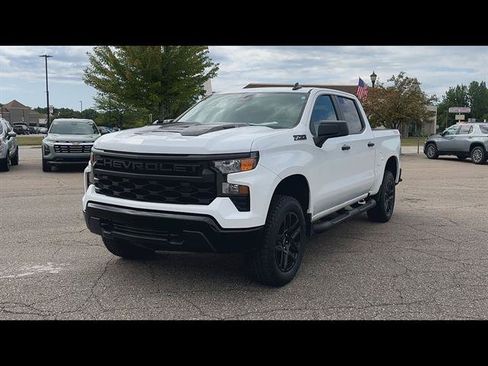 Used 2025 Chevrolet Silverado 1500 Custom Trail Boss w/ Turbomax Blackout Package AWD/4WD image 29