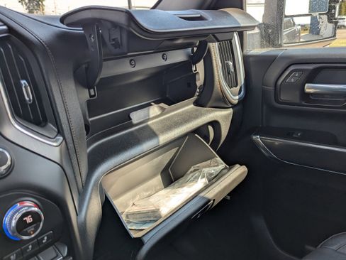 Used 2022 GMC Sierra 2500 AT4 w/ AT4 Premium Plus Package image 23