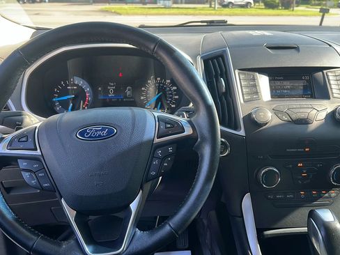 Used 2017 Ford Edge SEL image 9