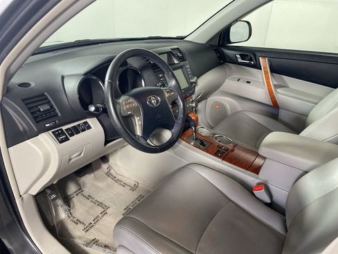 Used 2010 Toyota Highlander Limited image 11