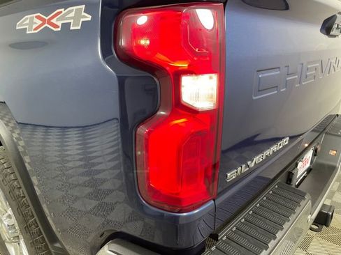 Used 2022 Chevrolet Silverado 2500 LTZ w/ LTZ Premium Package AWD/4WD image 19